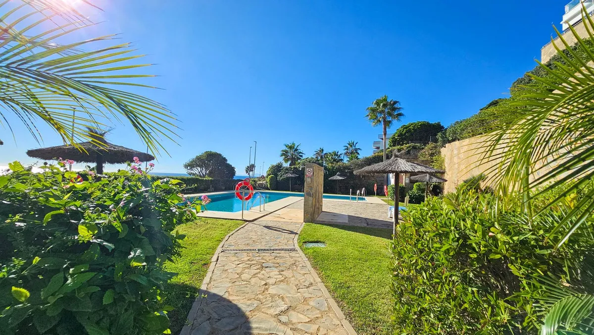 0e688b02-1b0a-40fd-ac25-a72737b9ea9b