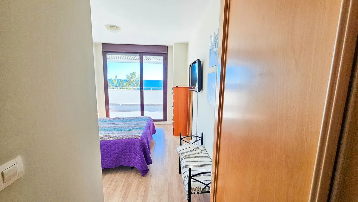 80e54c94-7bcf-4c5f-8561-81eb0f0de0b6