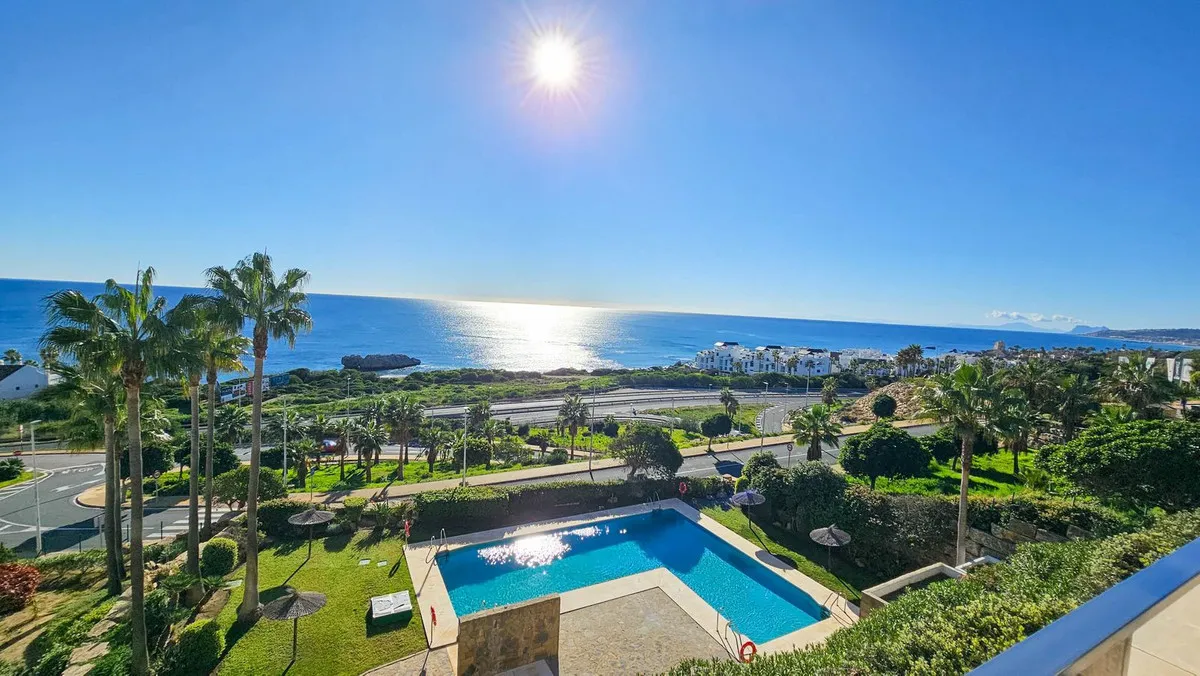 8fa810f9-2cd8-4199-8582-a2cbfeacb787