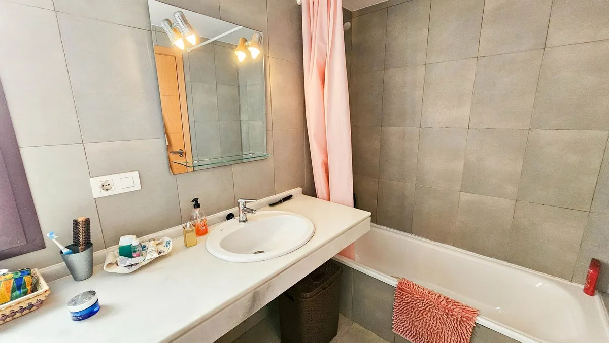 ea160703-b4b1-4d7e-982d-f9686a797ade