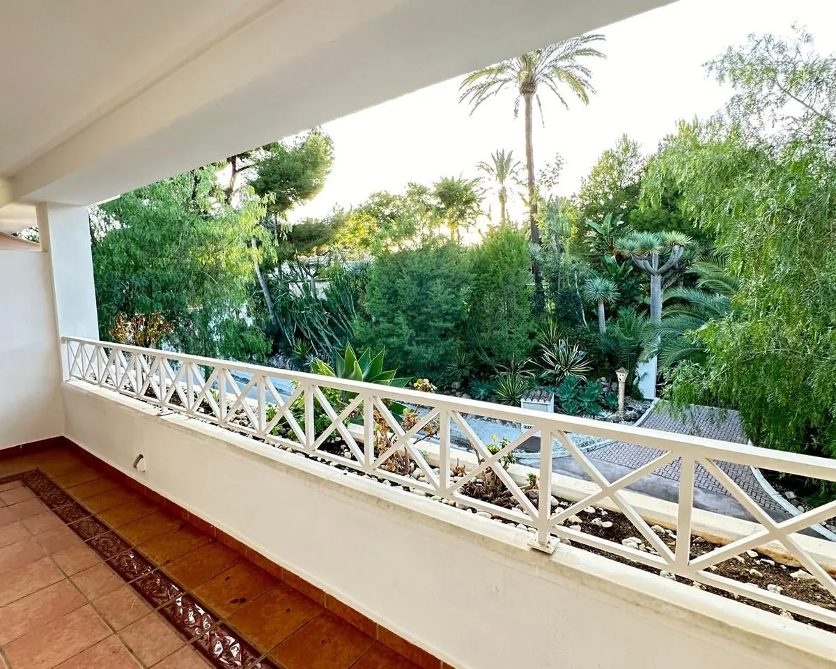 72742189-b838-40ea-af76-269758db19e4