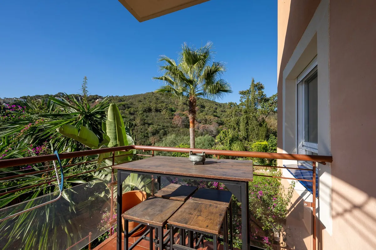 5f37b1da-74be-443f-8ad7-4cc0bcb0b091