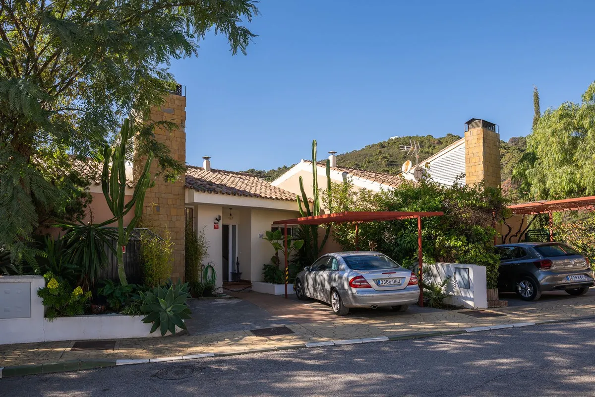 b9d97f02-1d8b-42e6-9318-6936445073b4