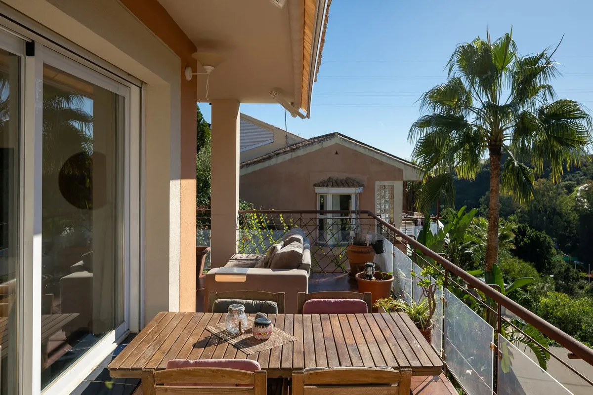 e62d726c-fdc5-42d9-8e6c-55af9d3df847