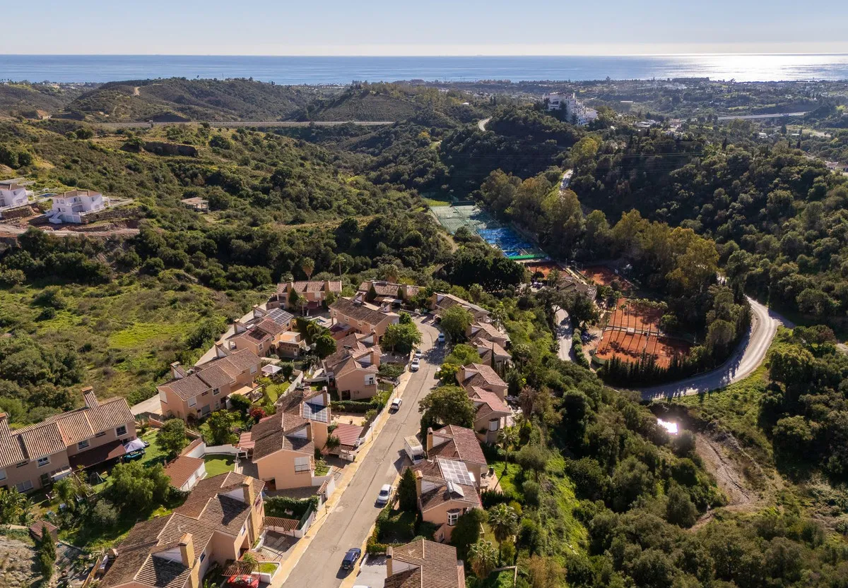 e975f676-a1b9-40ad-8621-5db31c43ebc5