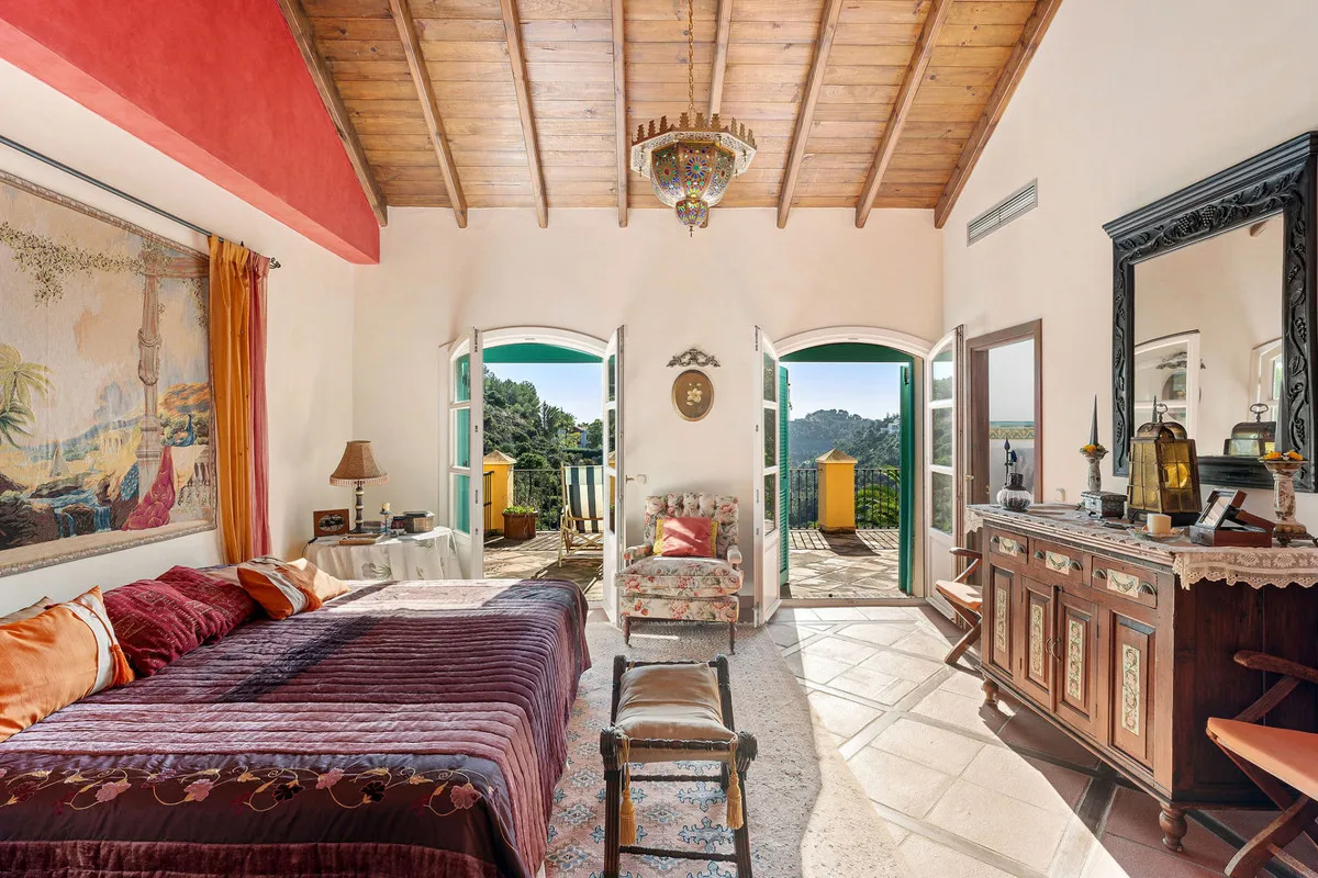 f8fc50ba-f98f-4391-a701-c8df8f8873c4