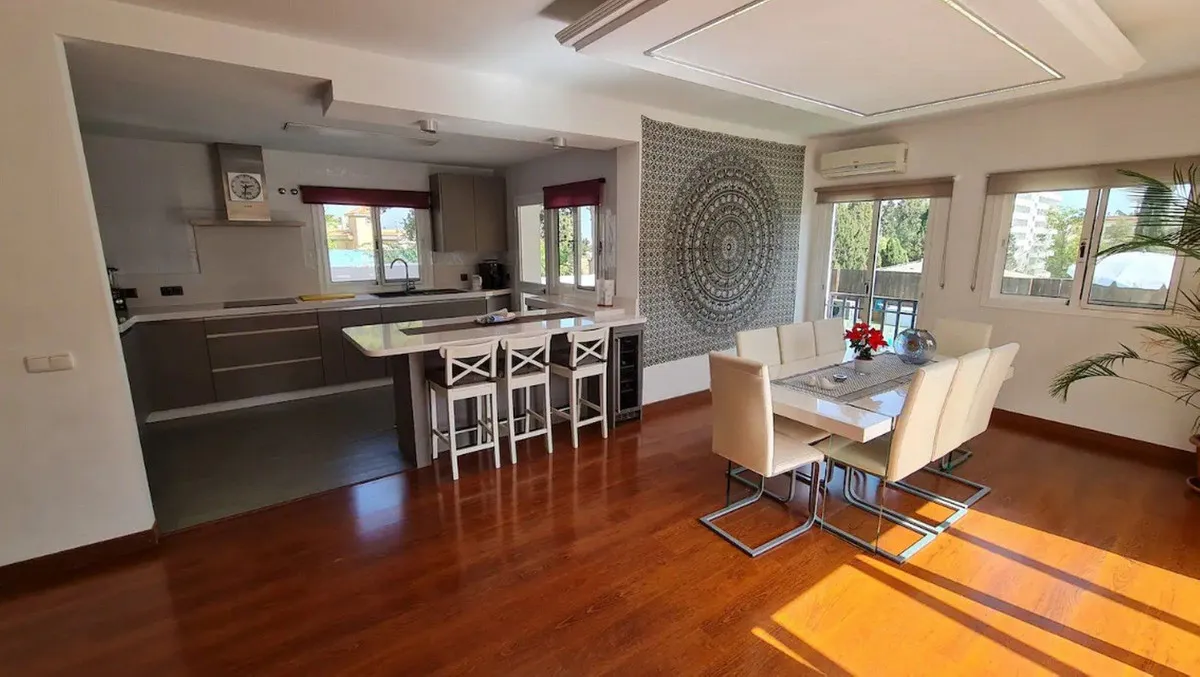 ab17f246-27a9-4dea-a575-fbcfcb9be5fe