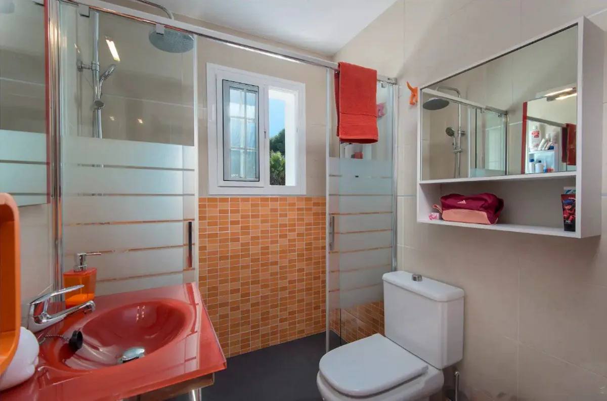 b8ea055f-2038-4298-a5b8-ed9a8263b410