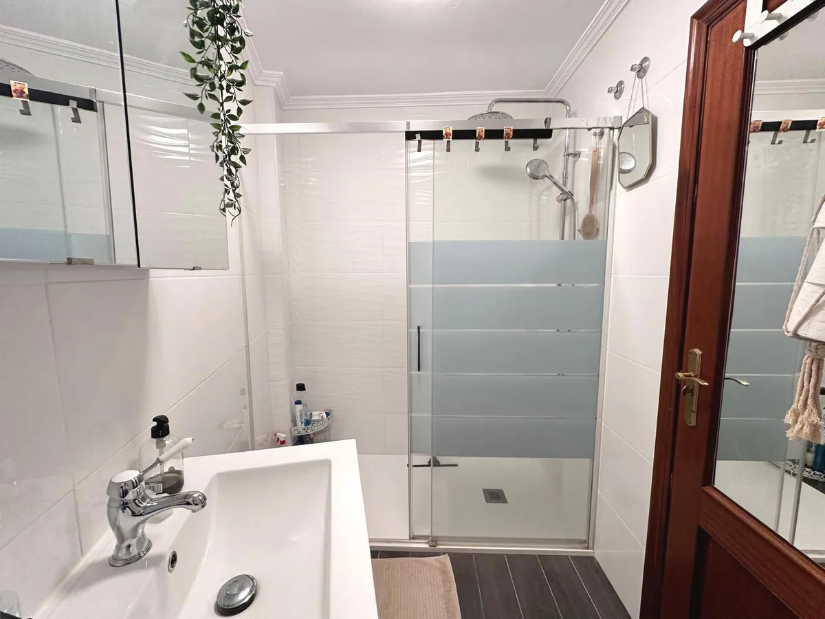 05d4b956-9aec-4f71-abb3-78621a931550