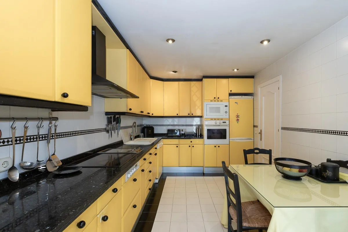 384d8d30-daa5-4948-8868-e223a92708bd