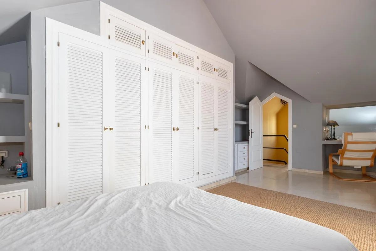 4c94b89f-5ffe-4267-b4ea-df25c075d8c5