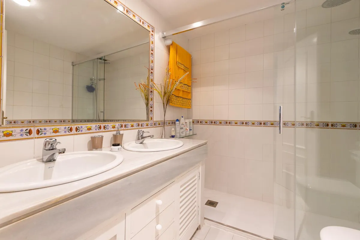 61fca766-9888-40cf-b454-48f917c338cf