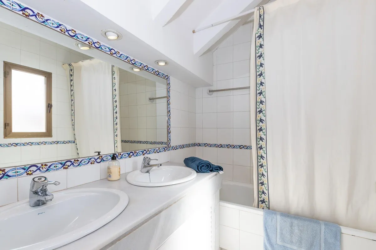 c0f32dd4-5cf7-4a8d-80fe-873a327721df