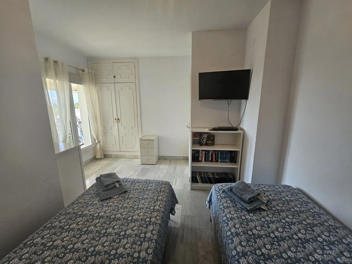 10251761-50c5-4b3c-a024-9d6adcf687c0