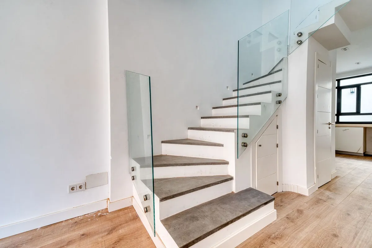 04e836fc-bfb8-4bd0-a387-6bc5ce25e544