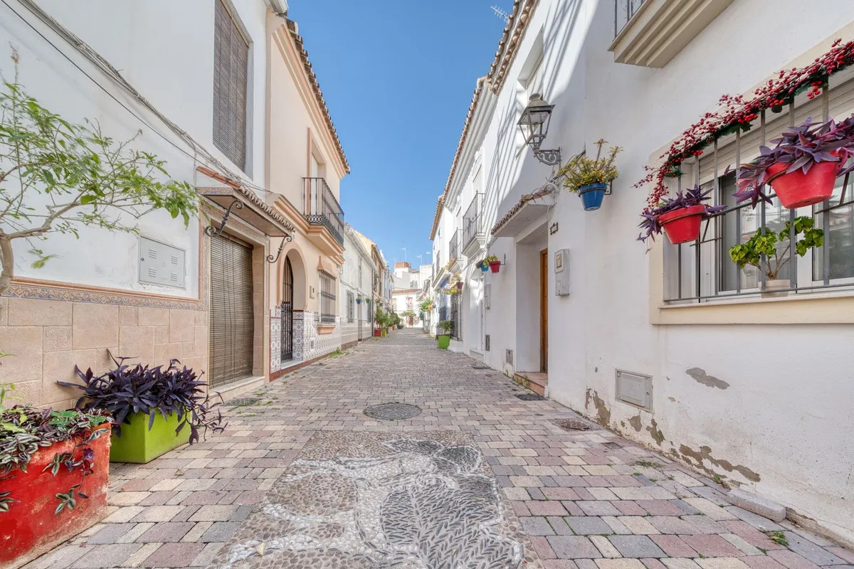 1583dc5e-53f9-4b83-8af3-35827d879bea