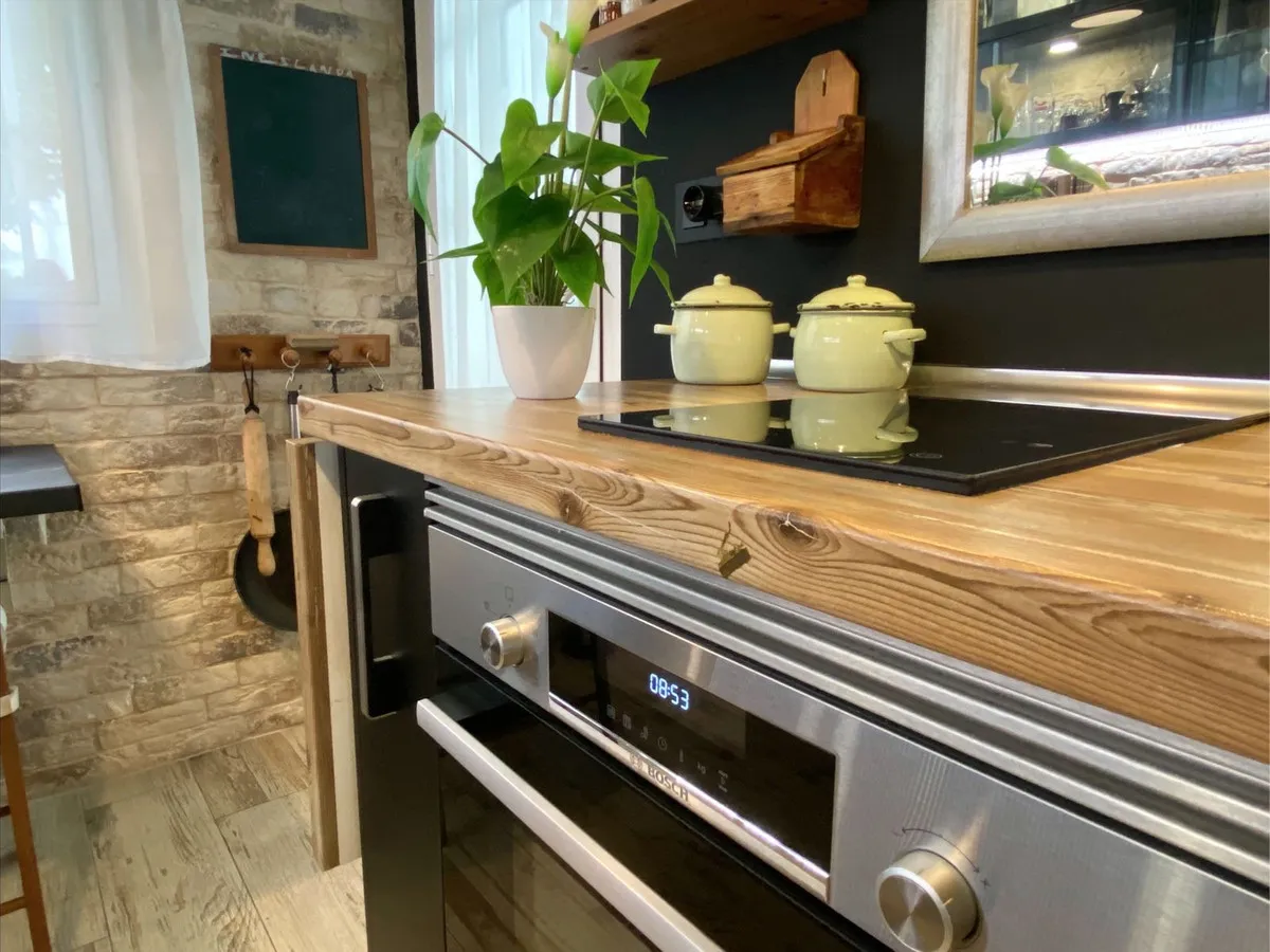 d63fe076-9db9-4fbd-abbc-51a00c15416f