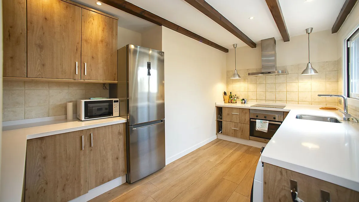 b2554ee0-8827-41b8-9070-12eab720a0a4