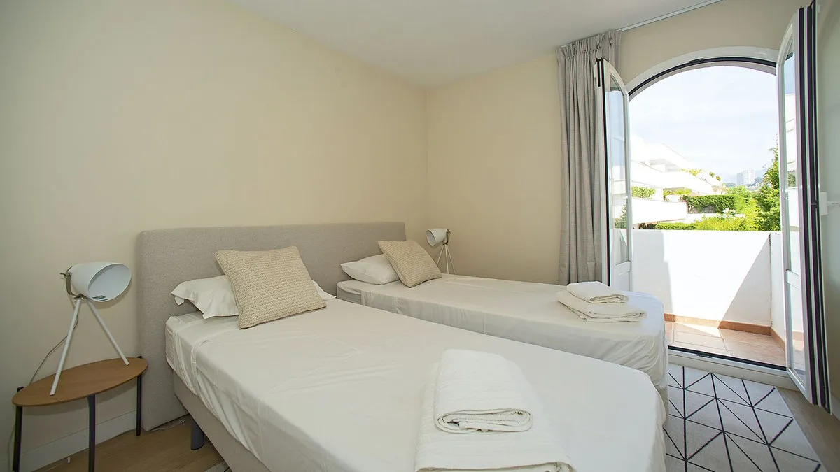 f7f01395-e6b1-41ad-be2e-121c8ce2ec40