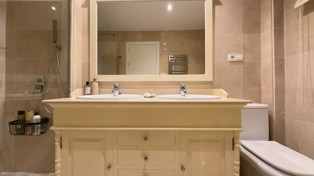 2b235ee4-b3f1-4c5e-bc5c-3c9a88b37f43