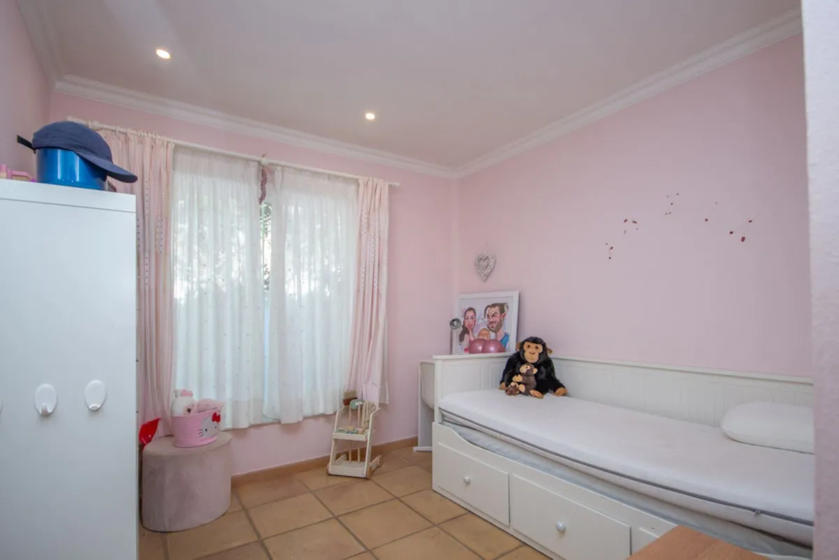 00f0b497-f024-44dd-88cd-e8d8c2af8e68