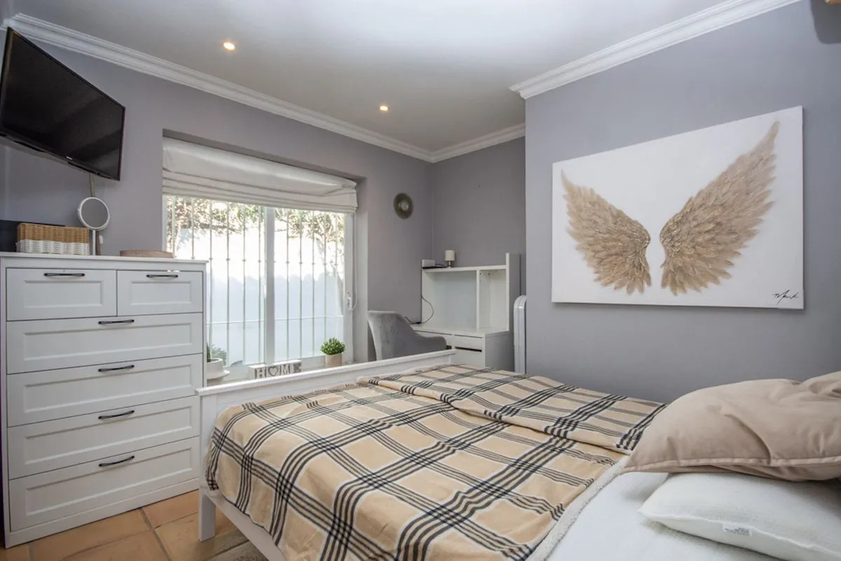 2e7e8dd9-fe82-4a80-9452-6e70a59c21aa