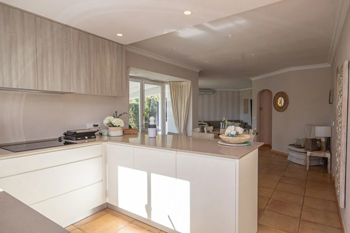 7a650d03-51f7-4afd-8bcb-39861c764609