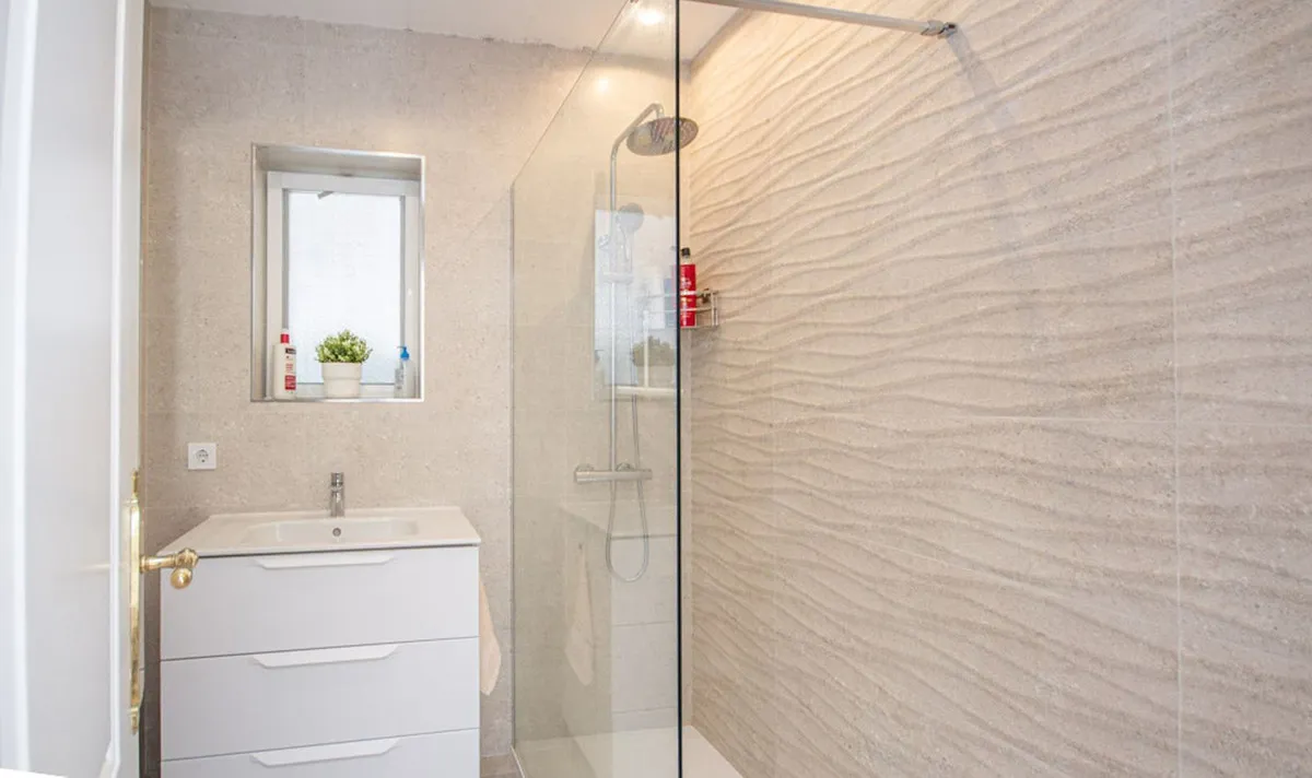 aa62c44e-a3a1-4a9b-80c9-213eb7492732