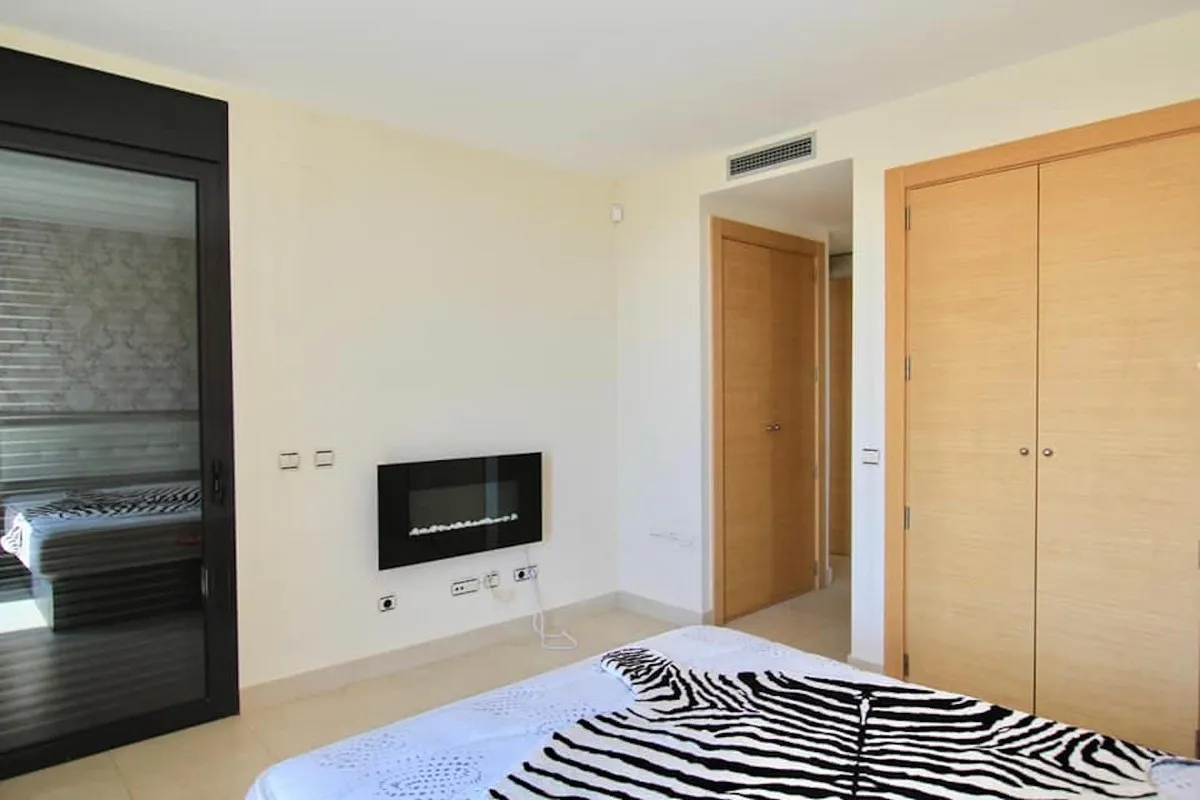 77c751cb-4323-40da-8535-87583d8ca3b4