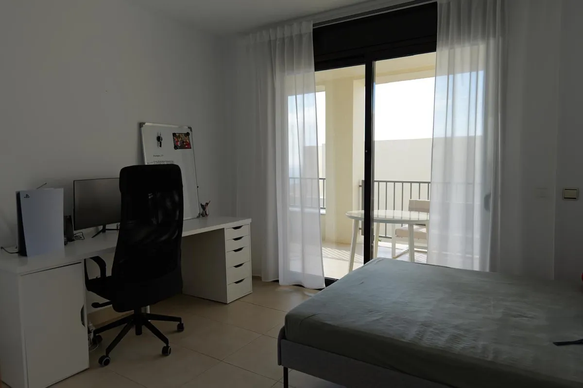 b9fcb9bd-8869-4c45-abdb-10d4b980d1e1