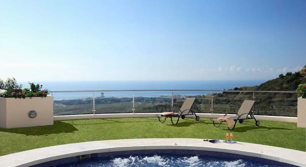 d60e12f2-dc21-4f50-8298-76161d8730bc