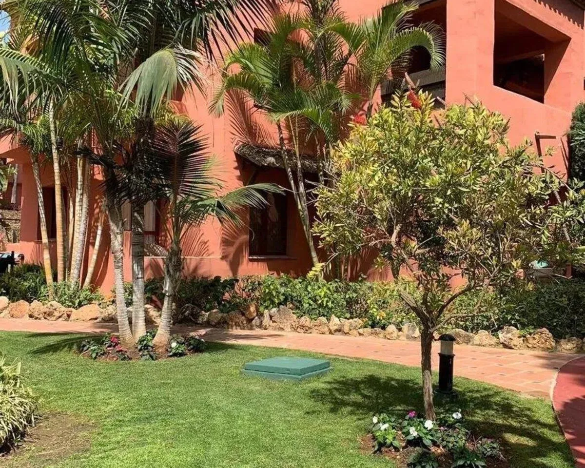 1a52b8b2-3af6-4e61-bd97-5da83aeaf0de