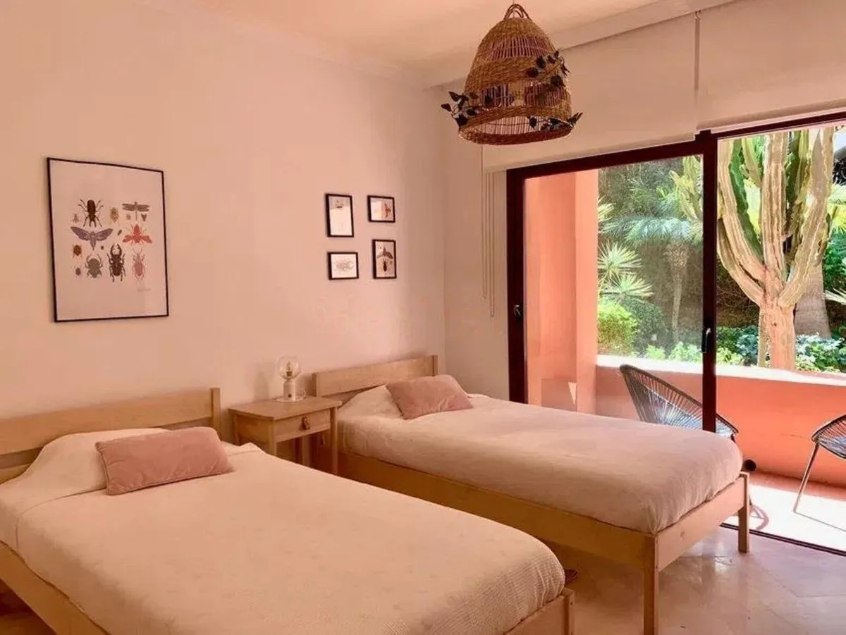 2db28093-01af-439c-bb71-92fee03993ae