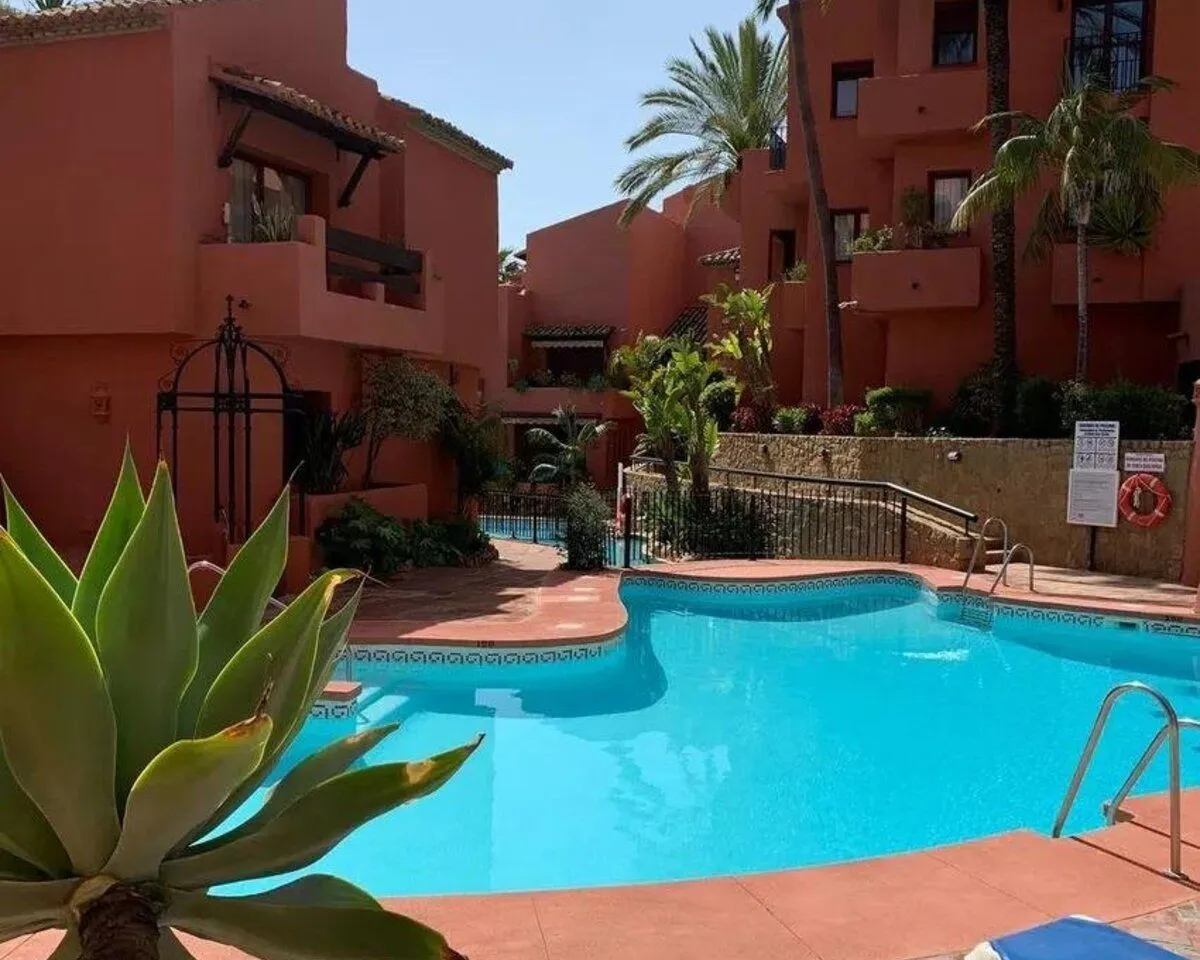 b4e2029c-de0f-473a-b036-3212aedb8104