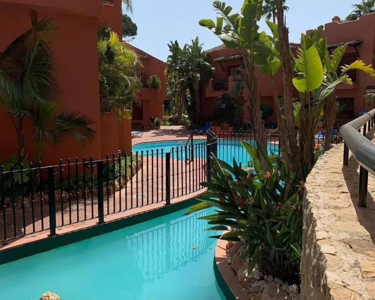 c195a084-32bb-4859-b856-7366bec1ba9d