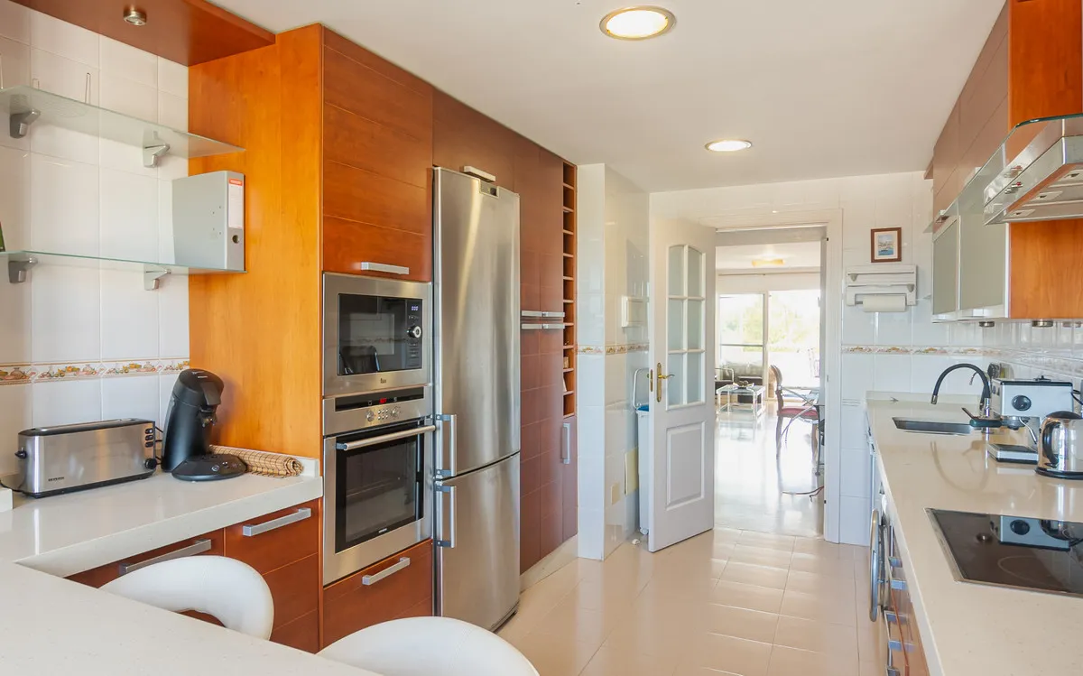 aa29777f-33e8-4297-9890-c024cbc54603