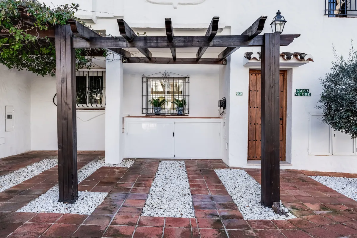 768c7d41-2f76-4cff-8a03-aa627a4b2d91