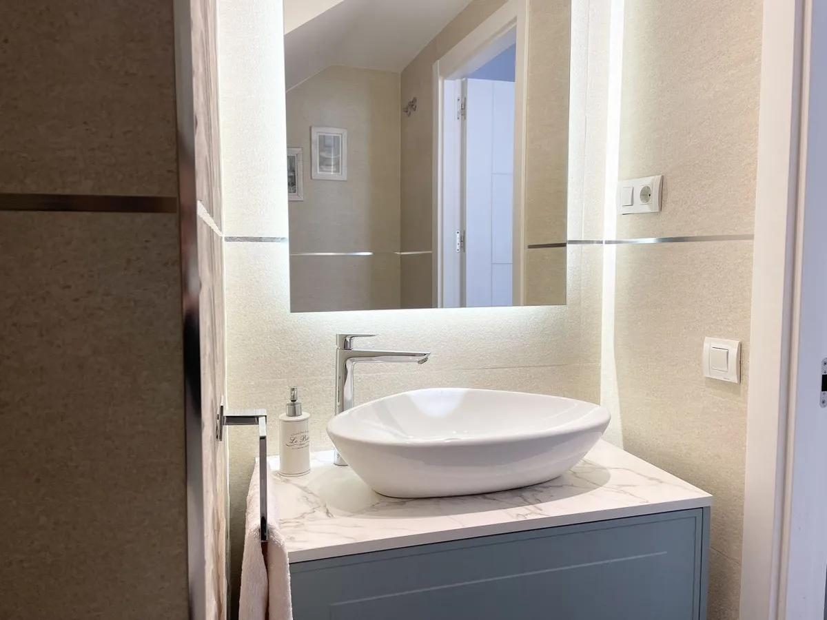 cf544df9-03b0-4b73-b9e3-94e1b55267aa