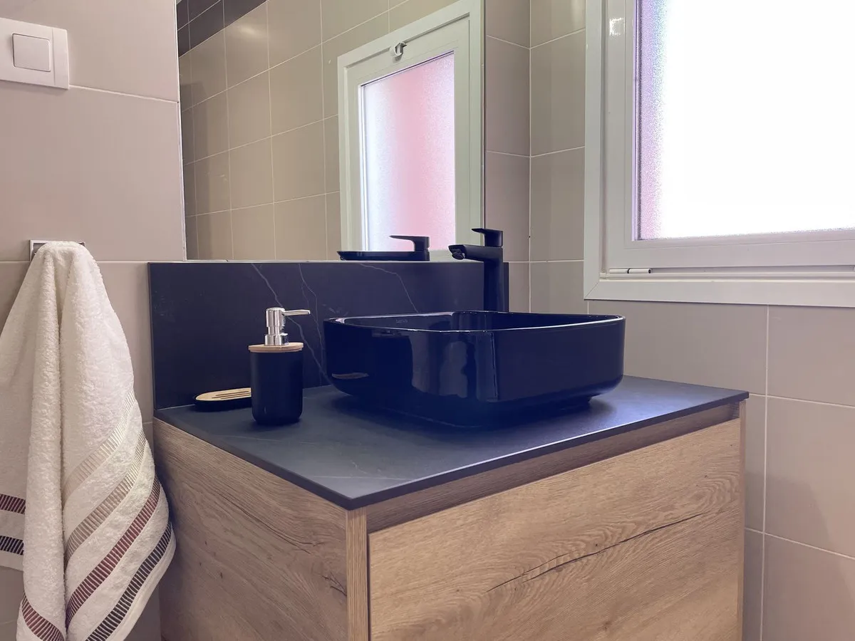 d023a00a-fd7b-4c85-bd76-054a9ac283c4