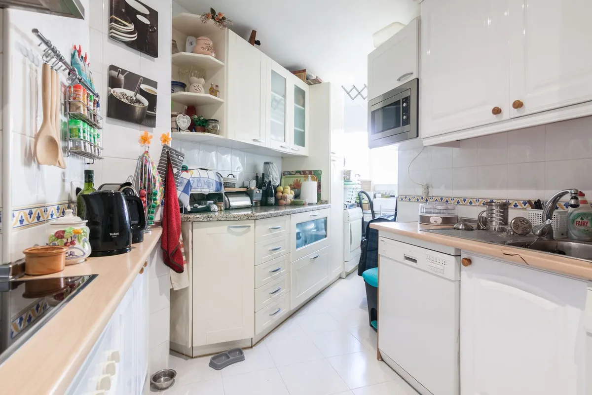 c7e938d3-b5fa-4b0d-a076-e099b3b7488e