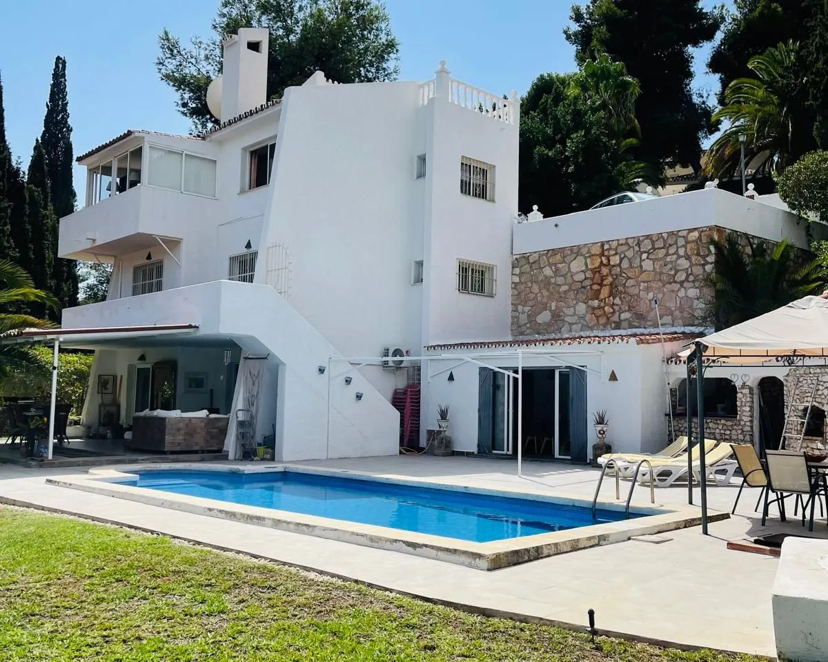 af7d4453-b1f3-4cbe-b0d9-deaf58541f90