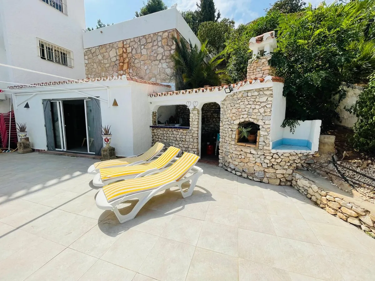 b0241bee-2f3c-426d-a651-c62163643c72