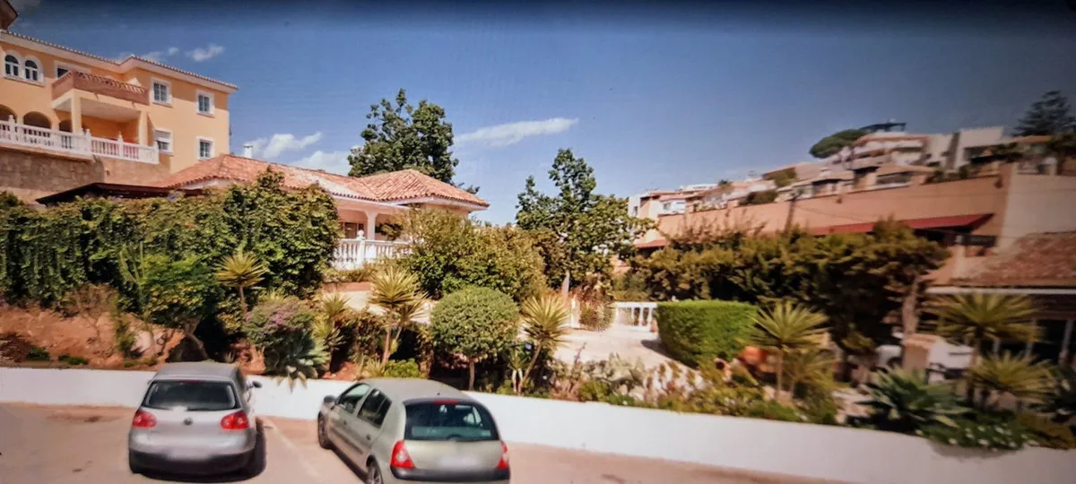 03dee0cd-4ffa-48c4-81d5-9a892a2e2187