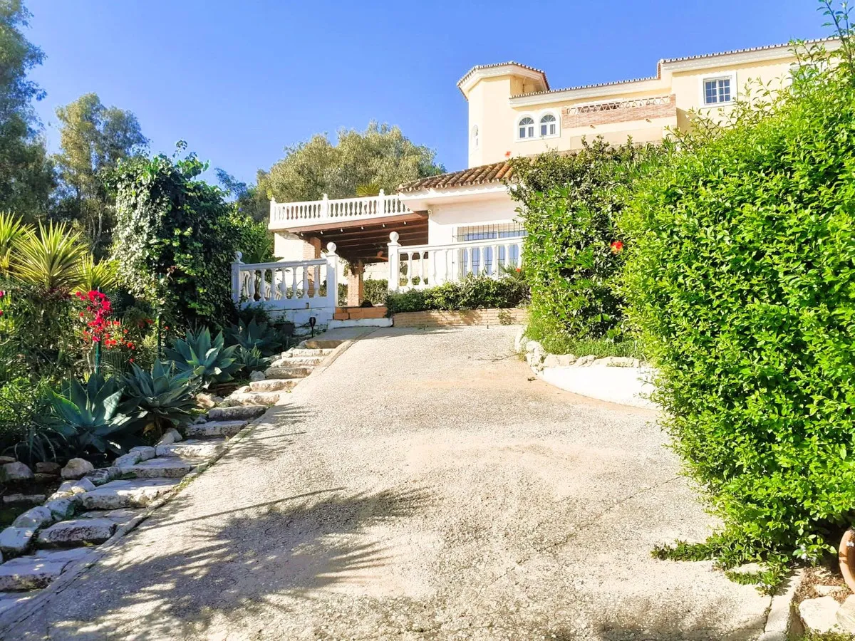 6b12a270-e692-476b-befe-bbdab31f70d2