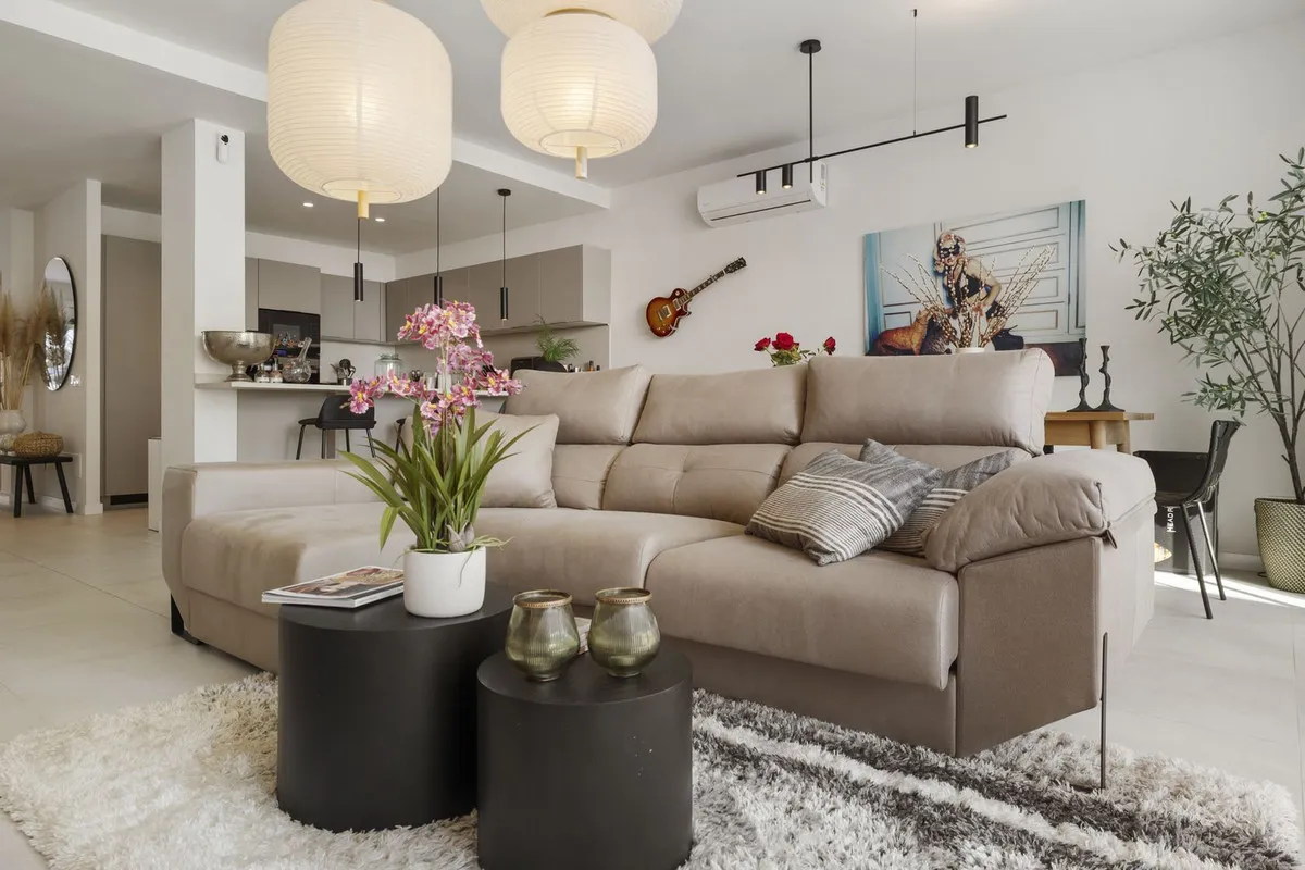 b6f252c7-26d6-4b9e-aeac-1d365a1edc06