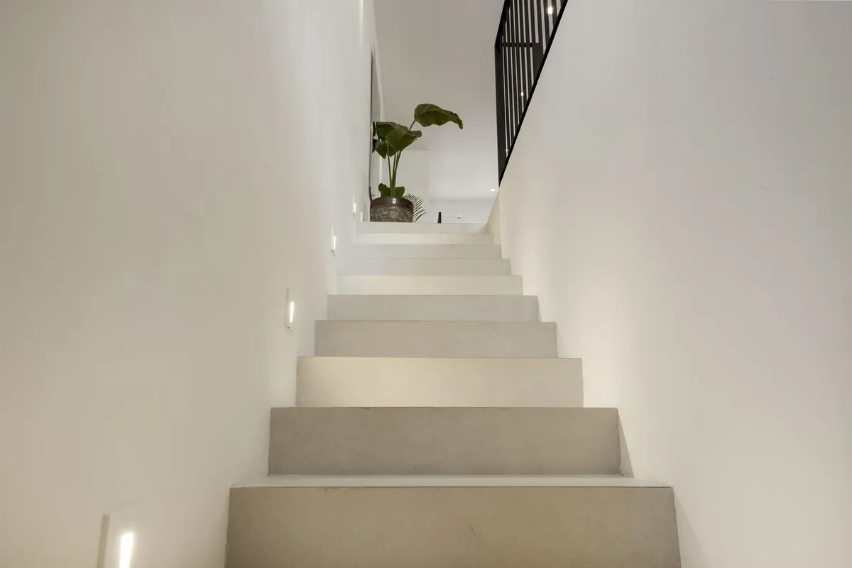 d06f1282-7835-40eb-8b9c-d66ead8d945f