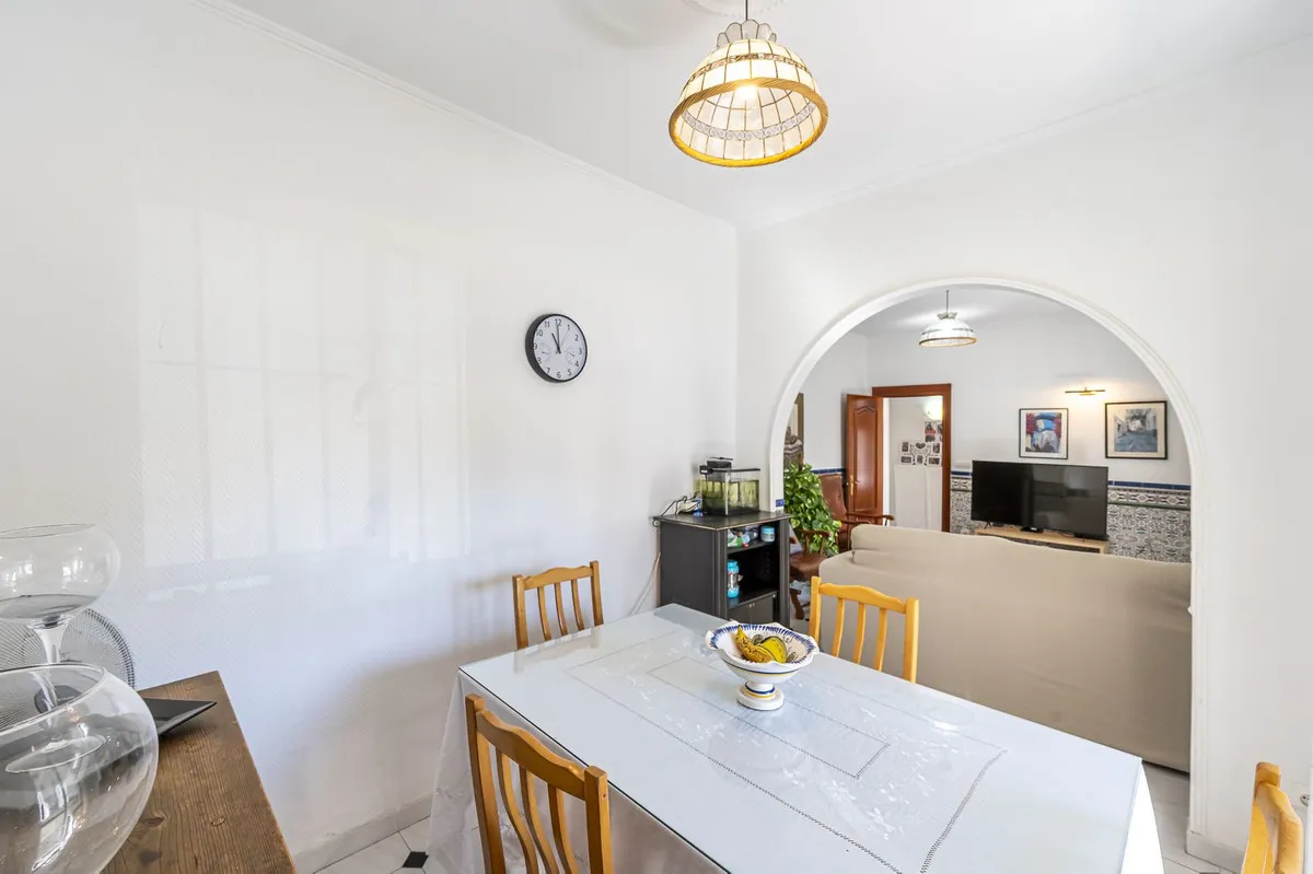 c4048a52-ec85-4039-88c6-67c766382b86