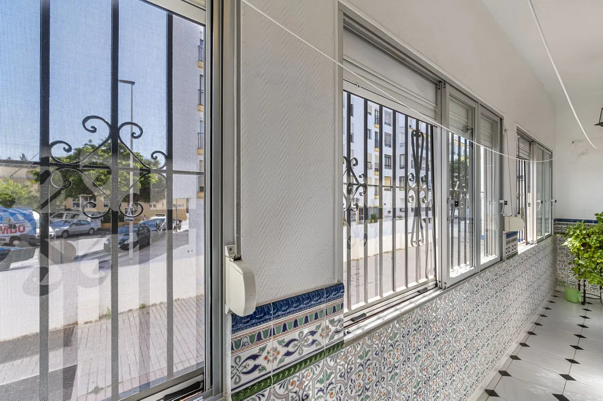 e5e240f6-17f0-4d4a-a16d-2ff636e990eb