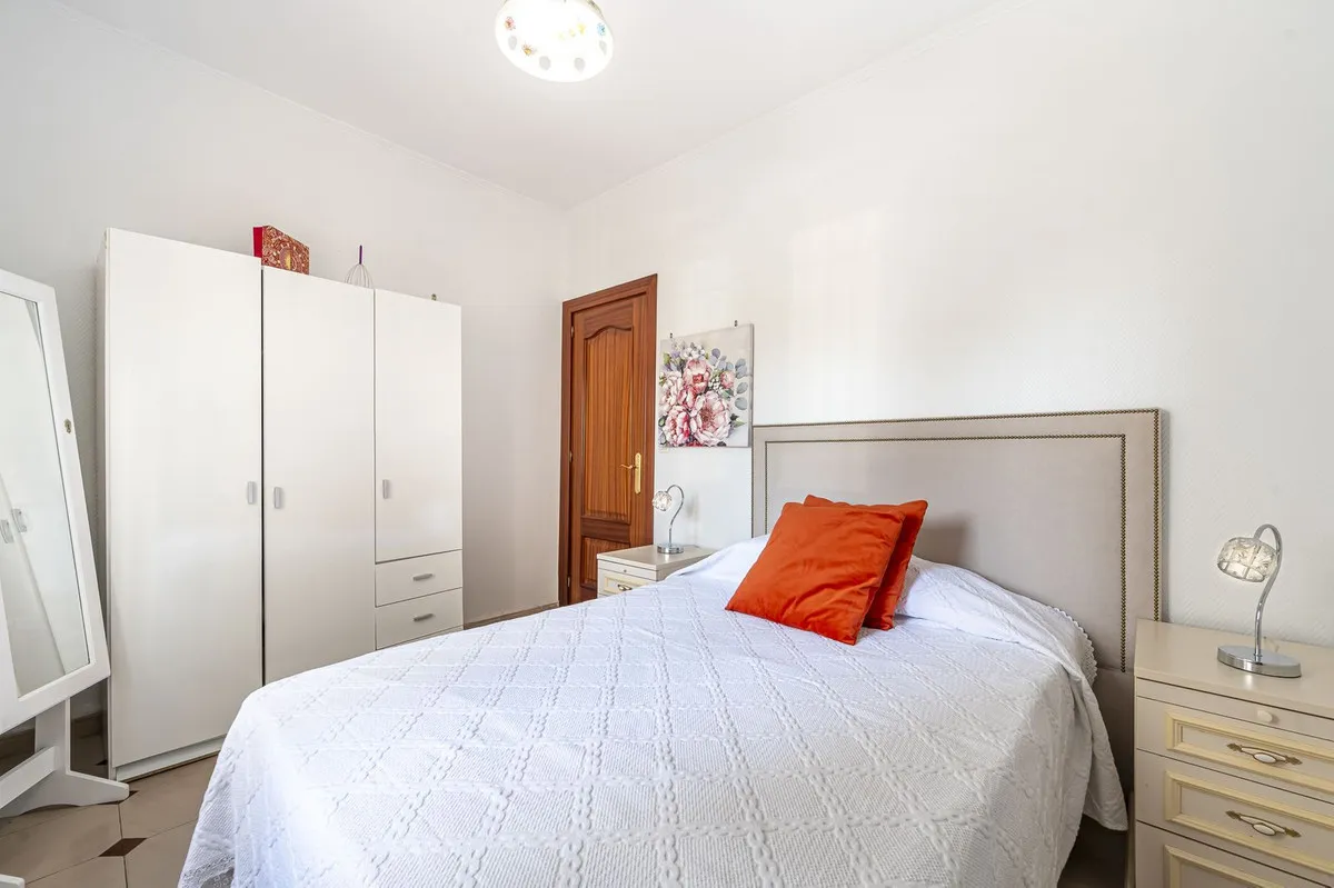 f4c39a98-6da0-45d1-b284-c879f1abf124