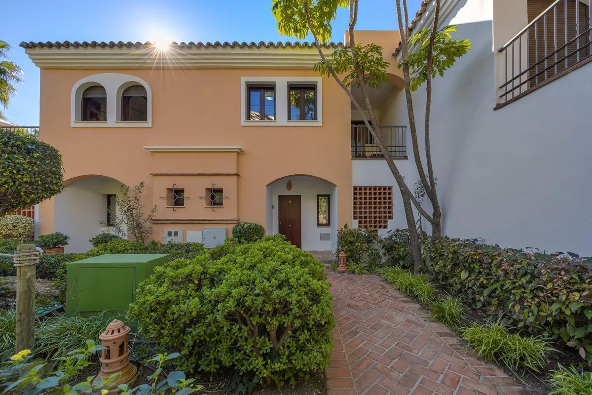 027ff7a6-c2c4-4f4d-9cce-bf093730f88b